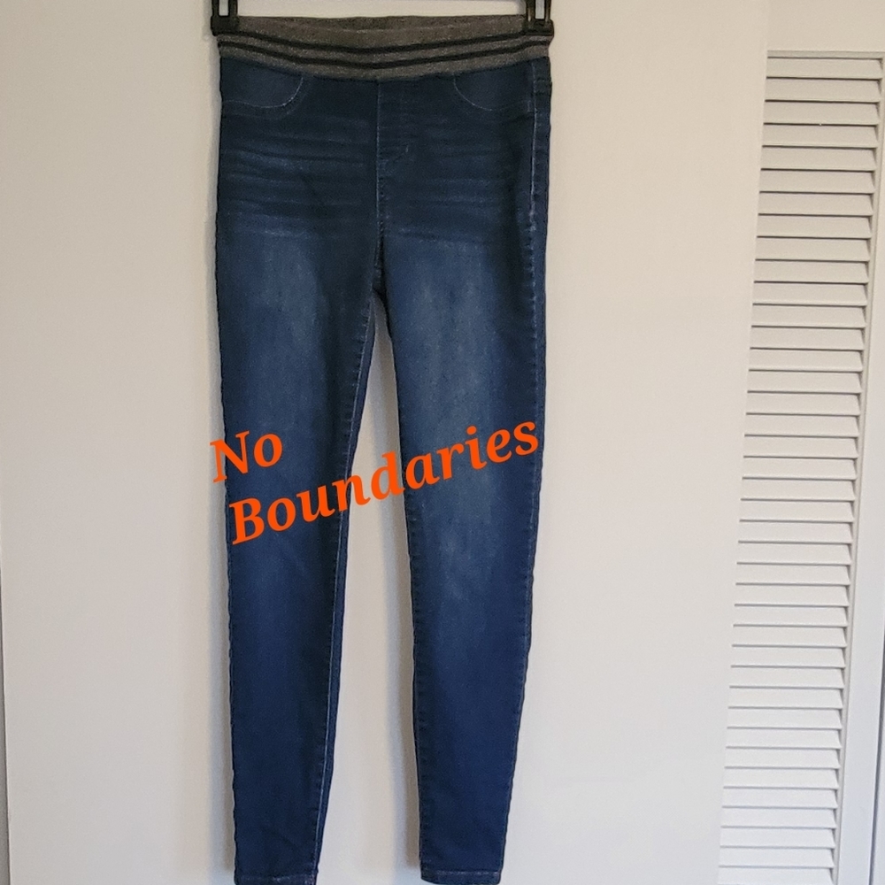 No boundaries pull on stretch waist blue jean jeggings. Sz: 3-5